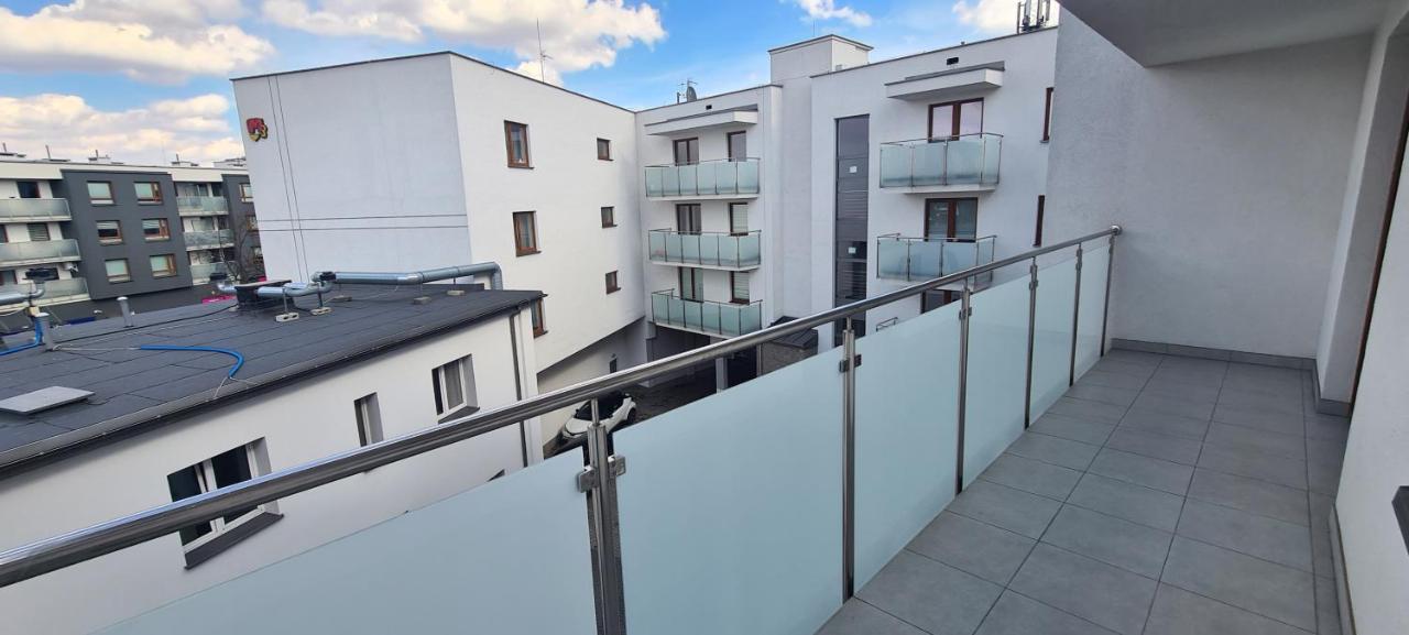 61 - Apartamenty Siedlce - Nowy Apartament W Centrum Przy Ul 3 Maja 51A מראה חיצוני תמונה